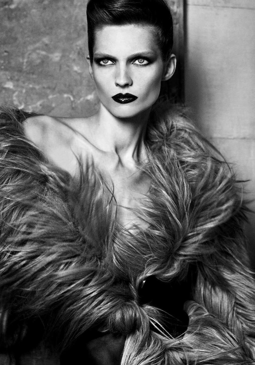 news image - KAROLIN WOLTER für Vogue Germany Jan'18