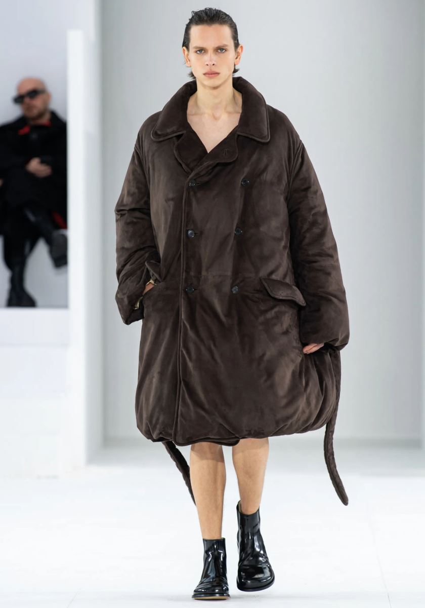 news image - Loewe F/W 23 Men's Show